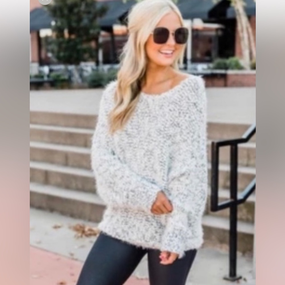 Willow and Clay  grey and white Marled Knit Sweater size large